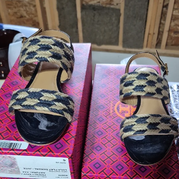 Tory Burch Stylish Navy Blue and Tan Jute Women's Sandals. Size 6 - Picture 2 of 8